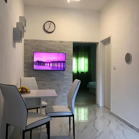 Apartment Miro Marcana