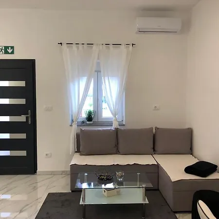 Apartment Miro *